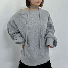 チョーカー付クロスオフショルスウェット