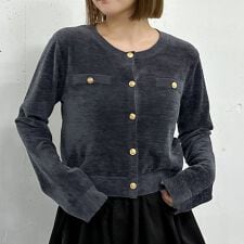 アルシーヴ(archives)のベロアライク金ボタンニットカーディガン