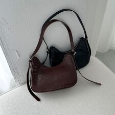 合皮ショルダーバッグ