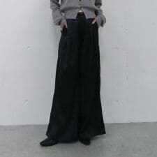 サテンタックパンツ