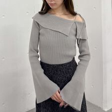 アルシーヴ(archives)のミニフェザーワンショルニットプルオーバー