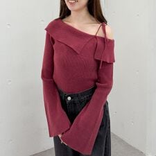 アルシーヴ(archives)のミニフェザーワンショルニットプルオーバー