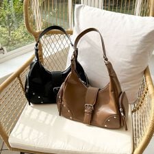 ハーフムーンスタッズバッグ