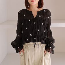 花柄刺繍ギャザーブラウス