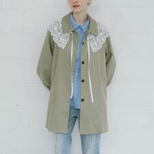 レースカラー付ミドルトレンチコート