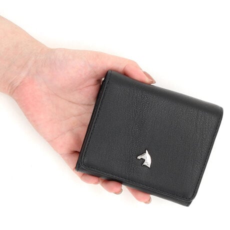 [^:810773]RrviS[gU[j{̂ߍׂ₩ȃV{ƃz[Xwbh̃^V[YłByďvŌ^ꂵɂĂRrviS[gU[jBjAXJ[̃g[vɂ̓S[h^Aɋ߂[݂̂_[NlCr[ɂ̓Vo[^킹܂B|CgJ[hՂ傫J~jEHbgBUȂ炨DAJ[h[ł܂BLɊJWbp[ŏK̏oyXB