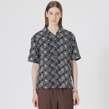 ラブレス(LOVELESS)のフラワーエンブロイダリーオープンカラーショートスリーブシャツ