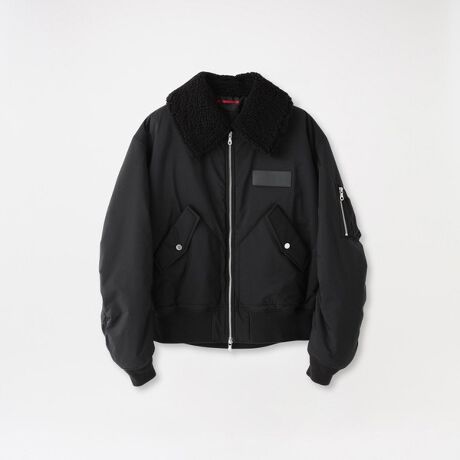 [^ԁF61F09647__]{AfނƂ̃RrڂtCgu]yfށz\nɂ́Aʏ̍ɐ[݂̂FIWińuBLACK OF BLACKsvgpBɂ͕ʑfނ{fBOAw\Ɏdグ邱ƂŁAƝ̋@\𓋍ڂ܂ByVGbg/fUCzۂ݂̂I[o[TCYVGbgBċRCWUiCold Weather UnitjWPbgx[XɁA㕗ɃAbvf[gB̃V[OinׂDk߂MU[j̕ʂɂ͂AYȊۂ݂̂VGbgǋ܂B̕ϑudl⍶̃}`|PbgAɕtꂽṽ{bNX^uȂMA-1pfȂł͂̃fBe[ɂ悭ČBt@Xi[ɂ́A{̋PAʓIȃ^t@Xi[ϋvɗDꂽuEVERBRIGHT(R)vgpB|Pbg̃hbgtɂ́ALOVELESSS̓IWitgpĂ܂ByX^CO/̑zfj͂ƍ킹JWAX^C͂Aꂢ߂ȃXbNXƍ킹~bNXX^CIXXłBuBLACK OF BLACKsv́A1. 荕܂鎅I2. 荕߂3. 荕Ƃ3̌琬藧܂Buʏ̍ɐ[݂̂Fv́u^̍v܂Byݒ߂ɊJ[̍ēגʒmȂǁAȏ͂܂B̏i̓Tvł̎BesĂ܂Bۂ̏iƃC[WقȂꍇ܂BBeɂA̓ŐFČꍇ܂B炩߂B