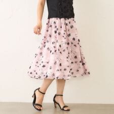 トゥービーシック(TO BE CHIC)のダブルフラワープリント タックスカート