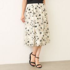 トゥービーシック(TO BE CHIC)のダブルフラワープリント タックスカート