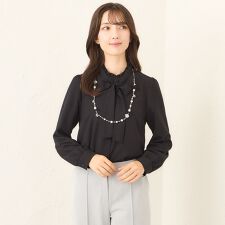 バックサテンジョーゼット ネックフリルブラウス