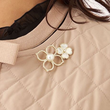 [^ԁFW5V40640__]VFt[u[`炫̃rW[CŌ`t[ƁAL̃~jt[gݍ킹NVbNȃu[`BrW[CƔLّ̈fނ݂킹č̂u[`Ɏdグ܂B̏i̓Tvł̎BesĂ܂Bۂ̏iƃC[WAdlقȂꍇ܂B