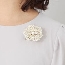 フラワーブローチ