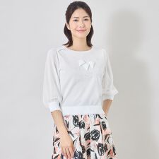 ジュエルチューリップ刺しゅう プルオーバー