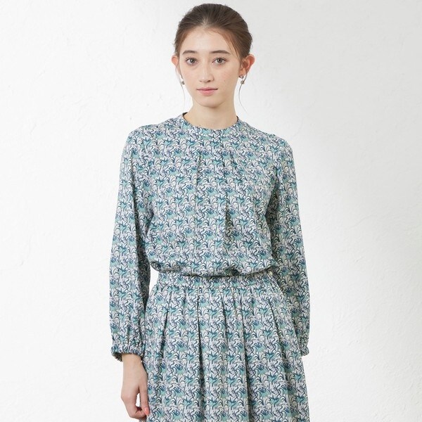 極美品　アマカ　 Ylang Ylang プルオーバーブラウス　38 近年モデル LIBERTY 】Ylang Ylang プルオーバーブラウス | アマカ(AMACA