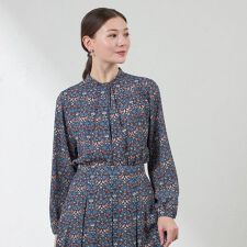 アマカ(AMACA)の【LIBERTY】Vine Thief バックサテンジョーゼットブラウス