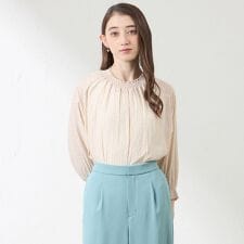 シャーリングブラウス