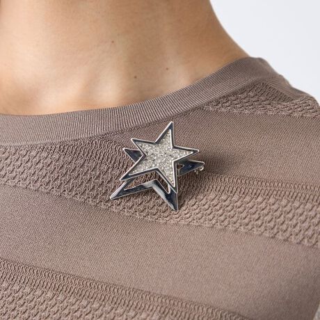 [^ԁFU1V05605__]iɂȂ`[t|Cg̃X^[u[`łBXg[𖄂ߍ񂾏iƒ𔲂i̓IɌāAƂĂ_ȕ͋CoĂ܂B