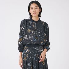 【ウォッシャブル】コスモ柄プリントブラウス