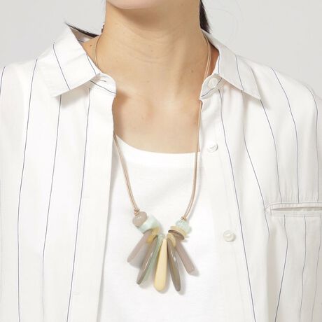 [^ԁFU5V74584__]g[킹jAXJ[~bNX̃ANp[clbNXłB܂܂Ȍ`gݍ킳A\[gȕ͋ĆAR[fBl[g̎ɂȂSg̃oXVNɊiグĂ܂B