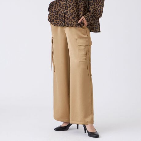 [^ԁFU5R01607__]y}VEHbVuz\tgTeJ[SpciȌ̂fނgȂ~^[̃fBe[ꂽJ[SpćAyăEFXgSƂSn̗ǂ͓IȈꒅB{fBeB[u[̗ŁAlۂꂽtbv琂ЂAxɗhÂjAXVfUCpcłBЂ̓{тɂă|CgɂA|Pbg̒ɂ܂ăVvȒȂ\łBWOb^[jbgƍ킹āA{ǧŔvXR[fBl[g̊łByfށẑꂢȃTeɁAHăbNXƕi˔fނɎdグ܂B(H~WJ)