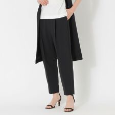 ワンタックテーパードパンツ