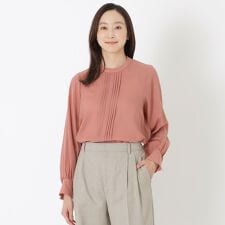 フロントタックブラウス