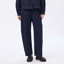 カーブストレートデニムパンツ