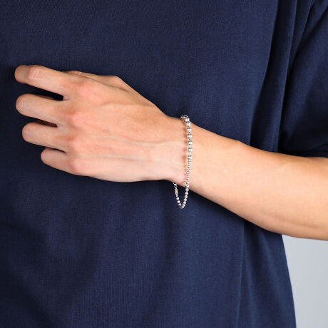 [^:HSSB0064MSSI]傫̈Ⴄ̃Vo[{[̘AȂ肪zꂽuXbgB傫{[珬{[ցAOf[V̂悤ɌƂ낪ŨfUCłBNUDE SILVEȐ_炩Ȍ򂪑̐VNȃ|CgɁB_ȑ傫̃{[`F[̓p[̂悤ȊołgACełB~jWG[NXtBtiF{bNXz̓sA{͂tĂ܂B@íAiێ̂߃rj[̃`bNt܂ɂꂵA{bNXł݂܂B@܂Ati͉摜̂̂ƈقȂꍇ܂̂ŗ\߂B