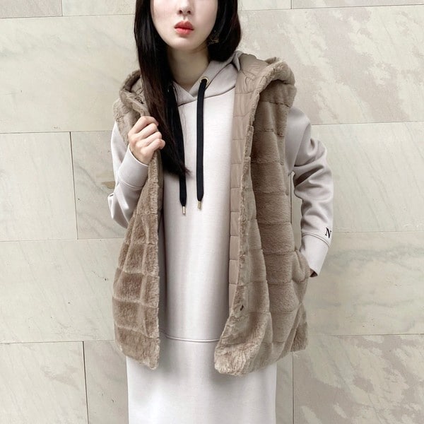 新品⭐️シェリエ sheller FOXファードッキングダウンベスト♡ホワイト 白 シェリエ sheller FOXファードッキングダウンベスト