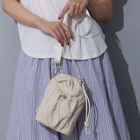 [^ԁF5205-7215]yВV_[BAGzyFabricztɎgiCfށyDesignzgĥВBAG͍ו̍gvXĂ܂BV_[R͕肠̂ŒɂȂ炸N`BOʂ̃Xshdl̃|PbgfUCARpNgǃX}z₨zȂǕKieʂyStylingz~j}TCYVvR[fɍ킹邾ŃghUPɁBLC߂̃s[XfjȂǂ̃JWAACe܂ŕL킹₷ACéAfC[痷sV[܂ŕLpł܂B|PbgF2EO1J@dF200g