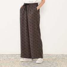 ウエストドロスト使い幾何学柄ワイドパンツ