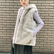 ニコルホワイト(NICOLE WHITE)のリバーシブルファーベスト