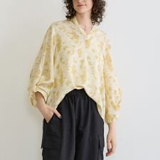 柄タックパフブラウス