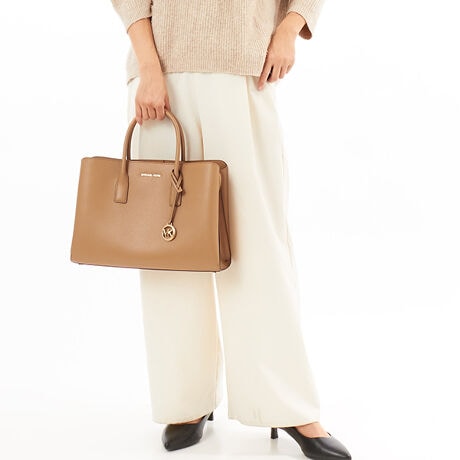 [^:30S4G9RS3T2714]}CPER[X́Anƍt@bVAV[Ŋ􂷂sIŃX|[eB[ȃRNVWJ郉CtX^CEuhłBOWA[ȁgJet Set Lifehe[}ɁAmIŐꂽƒSn̗ǂŃN̓o܂Bi͂̍ۂ̔[íAؖ鏑ނƂĂ؂Ƌɑ؂ɕۊǂĉiCȂǂ̍ۂɕKvƂȂ܂j@i摜̐FEdlɂāEg̃j^[X}[gtH̋@EݒȀƖȂǂɂAۂ̏iƐF̍ꍇ܂BEi摜̓TvBeĂ܂Bۂ̏iƁAp[cȂǂ̈ꕔdlɍꍇ܂BEiɂāFْfӏɂAi_ƂɃp^[()قȂ̂܂BEvgpiɂāFْfӏɂAIɎɎ኱̍ꍇ܂B