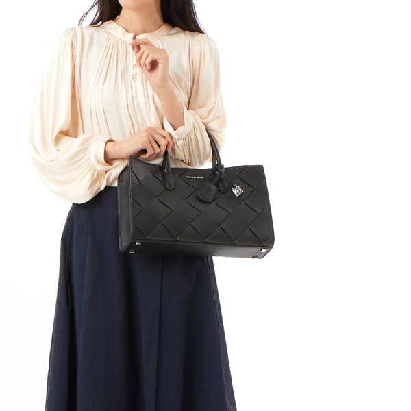 SCARLETT ウーヴン レザー サッチェル ミディアム | マイケル