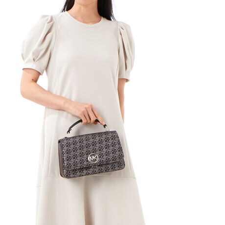 [^:30F4SD8S6B41]}CPER[X́Anƍt@bVAV[Ŋ􂷂sIŃX|[eB[ȃRNVWJ郉CtX^CEuhłBOWA[ȁgJet Set Lifehe[}ɁAmIŐꂽƒSn̗ǂŃN̓o܂Bi͂̍ۂ̔[íAؖ鏑ނƂĂ؂Ƌɑ؂ɕۊǂĉiCȂǂ̍ۂɕKvƂȂ܂j@i摜̐FEdlɂāEg̃j^[X}[gtH̋@EݒȀƖȂǂɂAۂ̏iƐF̍ꍇ܂BEi摜̓TvBeĂ܂Bۂ̏iƁAp[cȂǂ̈ꕔdlɍꍇ܂BEiɂāFْfӏɂAi_ƂɃp^[()قȂ̂܂BEvgpiɂāFْfӏɂAIɎɎ኱̍ꍇ܂B