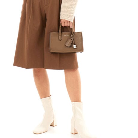 [^:32F4SETC0L3231]}CPER[X́Anƍt@bVAV[Ŋ􂷂sIŃX|[eB[ȃRNVWJ郉CtX^CEuhłBOWA[ȁgJet Set Lifehe[}ɁAmIŐꂽƒSn̗ǂŃN̓o܂Bi͂̍ۂ̔[íAؖ鏑ނƂĂ؂Ƌɑ؂ɕۊǂĉiCȂǂ̍ۂɕKvƂȂ܂j@i摜̐FEdlɂāEg̃j^[X}[gtH̋@EݒȀƖȂǂɂAۂ̏iƐF̍ꍇ܂BEi摜̓TvBeĂ܂Bۂ̏iƁAp[cȂǂ̈ꕔdlɍꍇ܂BEiɂāFْfӏɂAi_ƂɃp^[()قȂ̂܂BEvgpiɂāFْfӏɂAIɎɎ኱̍ꍇ܂B