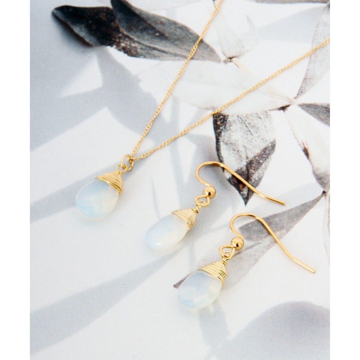 特別な12誕生石】6月ムーンストーンネックレス＆ピアスセット