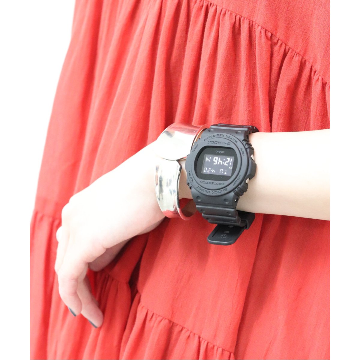 CASIO G-SHOCK DW-5750E-1B - 腕時計(デジタル)