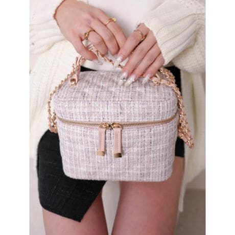 [^ԁF000452840050]ypoint/coordinatezEՂƂLeBOfUCōBE}`肠̂ŌڈȏɕBEɂ̓|PbgĂ̂ŏłBE`F[V_[̃^ANZgɁBEV_[͎΂߂ł钷BJ[EzCgƃubN͂ǂȃR[fɂ킹₷J[BEsN̓p[vJ[ŏ炵͋CBEu[͒WJ[ŏt炵͋CɁByfabriczEXvOcC[hŏt炵fށBEёẐŖыʂɂȂɂB