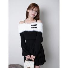 リップサービス(LIPSERVICE)のフェザーオフショルプリーツニットワンピース