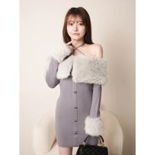 リップサービス(LIPSERVICE)のファーオフショルボタンニットワンピース