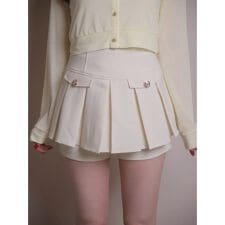 フラップポイントプリーツショートパンツ