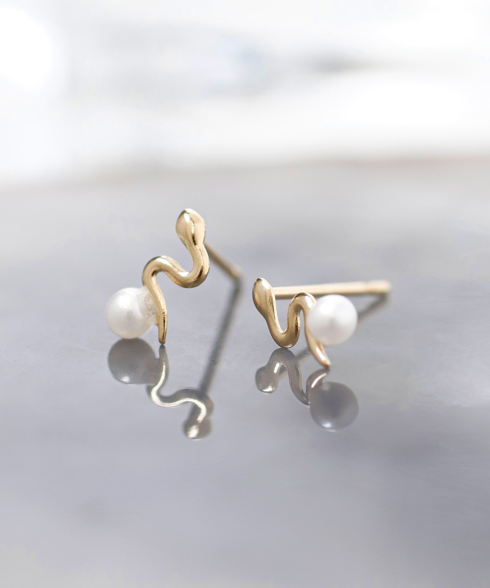 新色ピンクゴールドが入荷！】【WEB限定】PETAL HOOP PIERCED EARRINGS