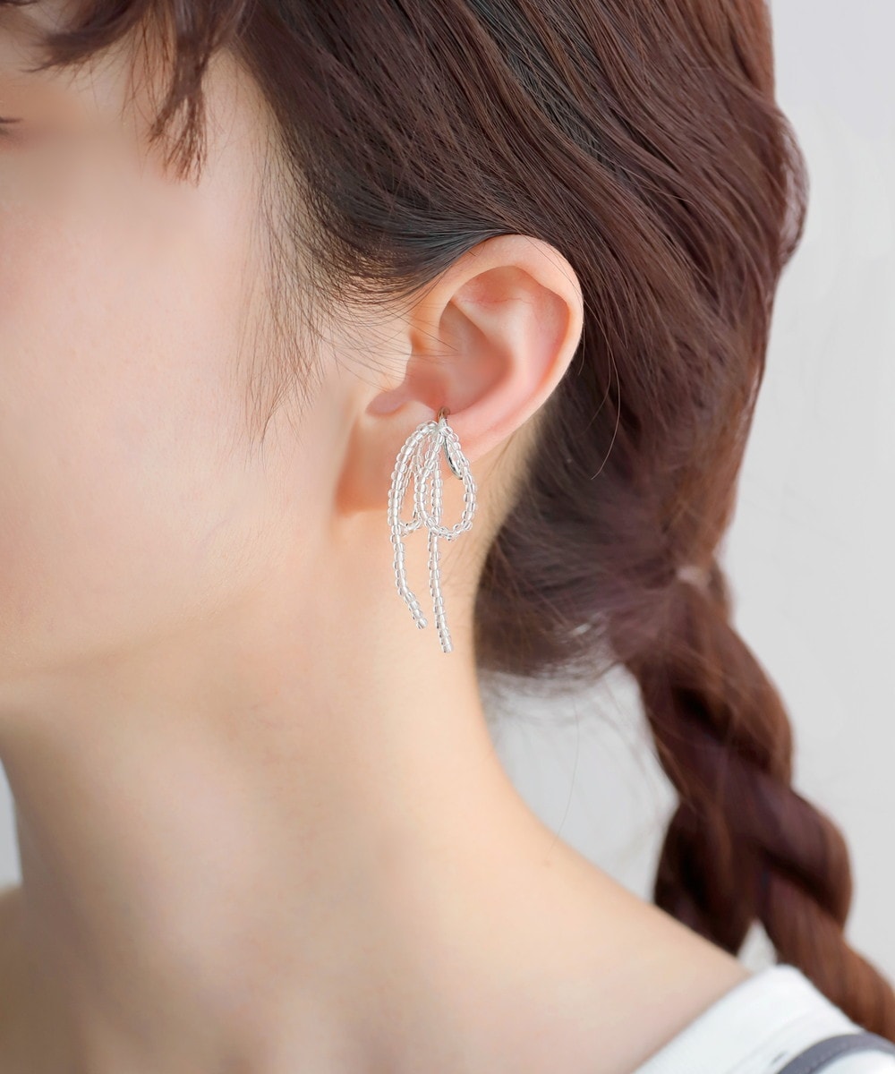 【k.soccer2120様専用】リボンとマルチカラーのフラワーイヤーカフ 2120様専用リボンとマルチカラーのフラワーイヤーカフ