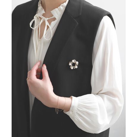 _炩߂p[߂rW[Aɉ؂€^u[`BԂ̂悤ȃVGbgA炵͋Cɓ܂BATTENTIONׂȃLY␻ׂ͂Ă̏iɊ܂܂܂B܂݂]邱ƂŃsO܂B[sȈׁA戵ɂӂB[^:DG130071K]