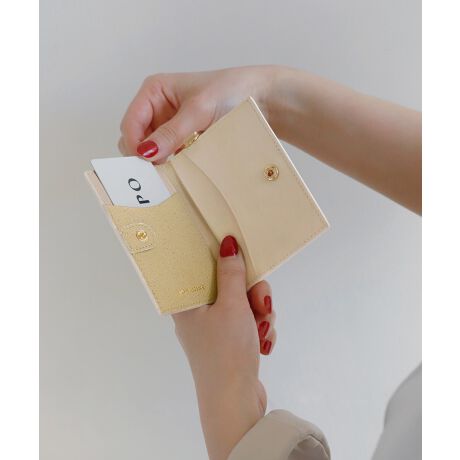 VvȂÃU[݊pXP[XBe͐̂RrvgpĂAvőϋv܂BXgbv͕tOł̂ŁAobOɎt΃X[Yȏoꂪ\łBATTENTIONׂȃLY␻ׂ͂Ă̏iɊ܂܂܂BVRvî߁AU[̕\ʂɁALYE܂ނ́AFA؂ւ◠\ŎقȂꍇ܂B[^:FG980016W]