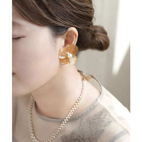 ߂^t[ƓYꂽp[Aɉ؂€^COB{[̂TCYڂ䂫AR[f̃ANZgɂȂ܂BATTENTIONׂȃLY␻ׂ͂Ă̏iɊ܂܂܂B[^:M2130019E]