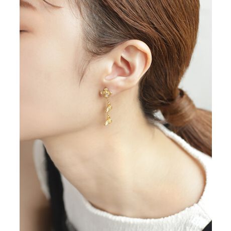 h߂t[`[tAɉȈۂ^sAXBAVƃobNLb`̃fUCAȂꂽ͋Co܂BATTENTIONׂȃLY␻ׂ͂Ă̏iɊ܂܂܂B[^:DG190230P]